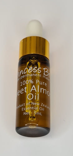 100% pure almond oil from New Zealand! Used as a finish after permanent makeup on eyebrows and lips, as well as after microblading. Drizzle 2-3 drops on a q-tip and apply on the desired area as needed.